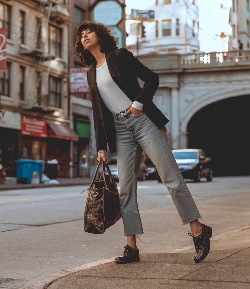 picture of a woman on the street wearing casual outfit and Derby shoes 