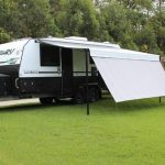 Privacy screen for caravan