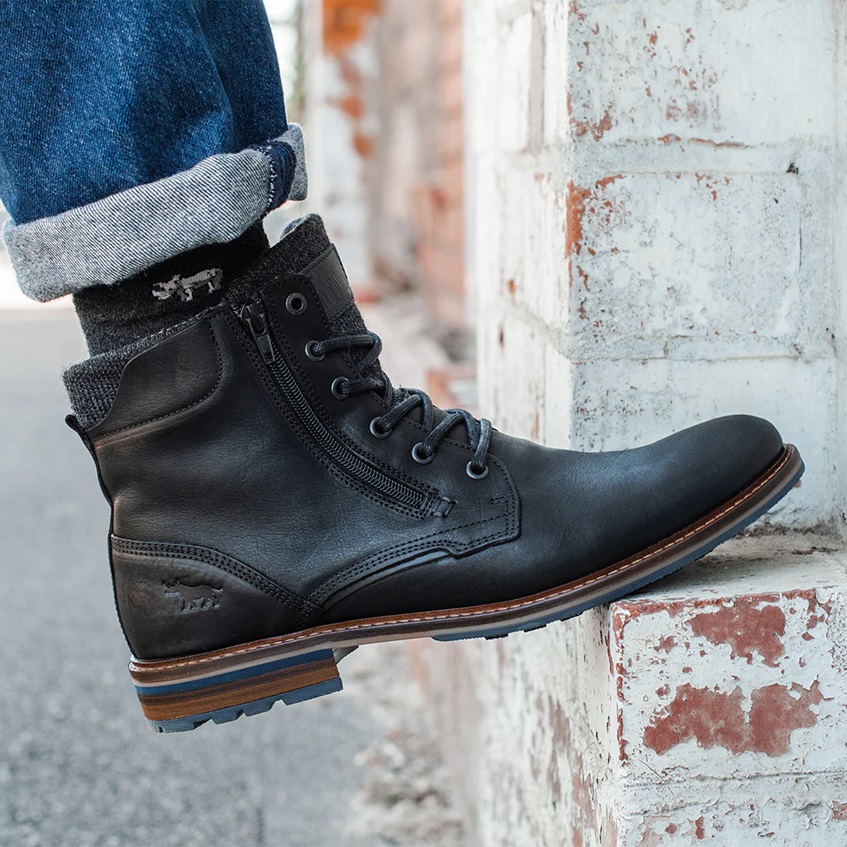 WOODLAND LACE UP BOOTS BLACK